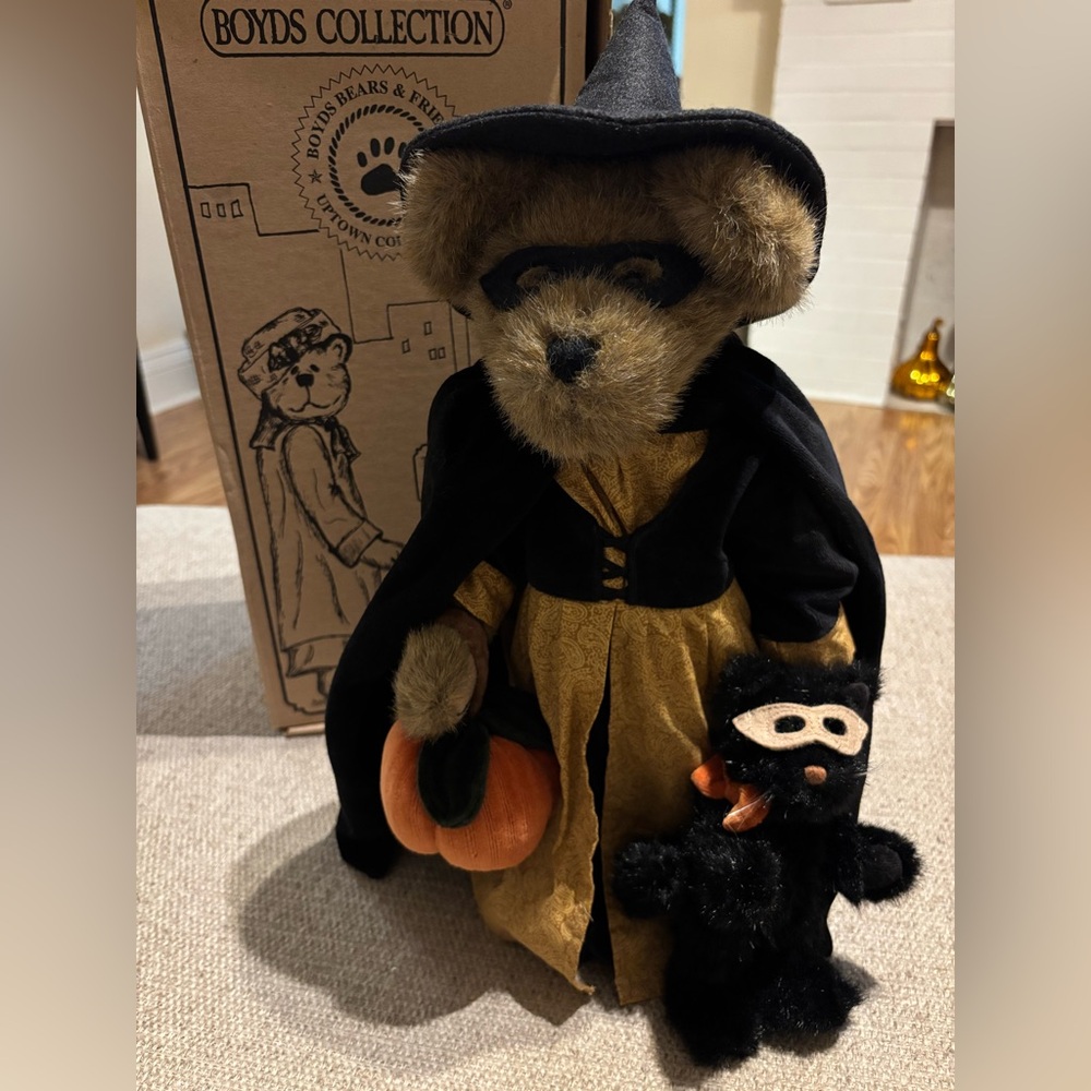 Boyd’s Bears Uptown Limited Edition Tabitha Spellbinder and Midnight Sneakypuss